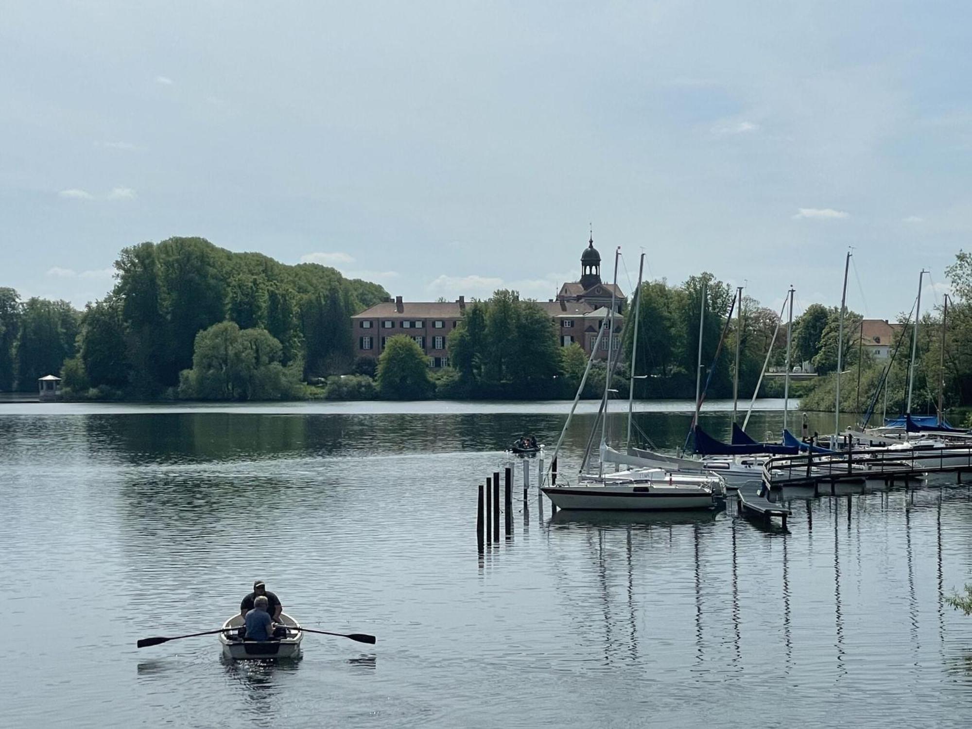 Flat In Eutin On The Kleiner Eutiner See Lake Exteriér fotografie